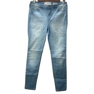 Hollister High-Rise Super Skinny Jeans in Light Wash